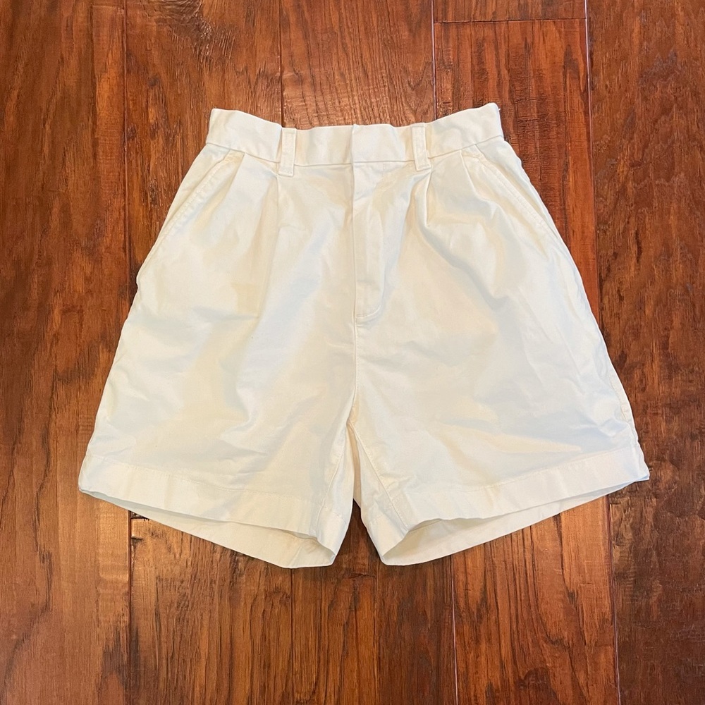 GAP high rise pleated khaki shorts in washwell cream off white ivory size 00